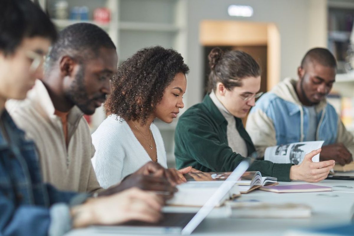 英国留学条件的留学决策与信息核验